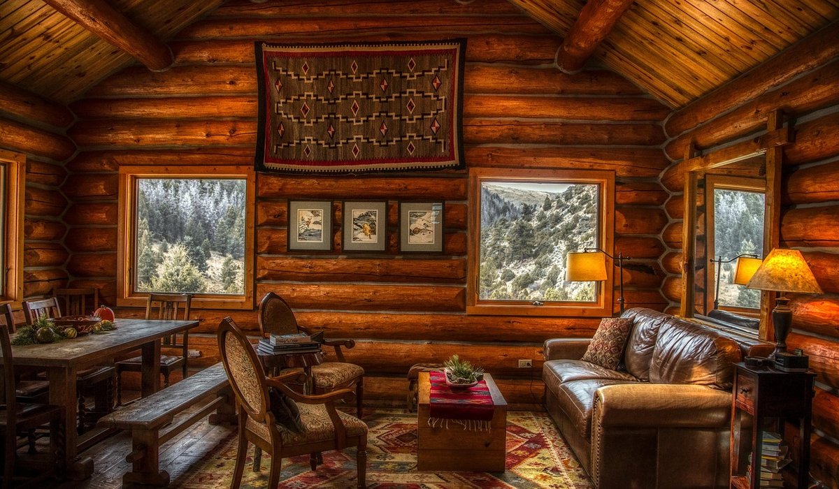 Packing Essentials for a Weekend Glamping Trip